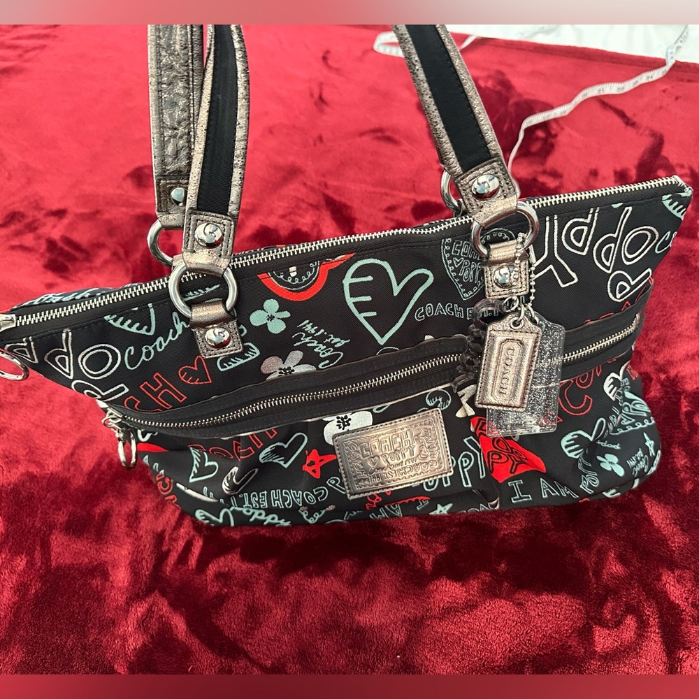 Coach signature POPPY Rare Graffiti Heart Tote vgc - Picture 11 of 11